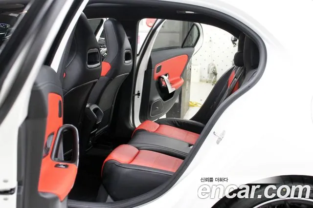 Mercedes-Benz A-Class — Фото автомобиля 14