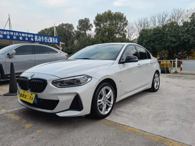 Фотография автомобиля — BMW 1 Series