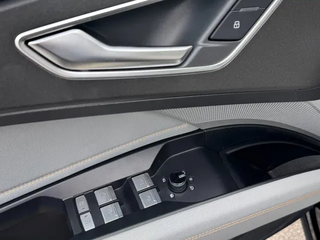 Audi Q5 e-tron — Фото автомобиля 12