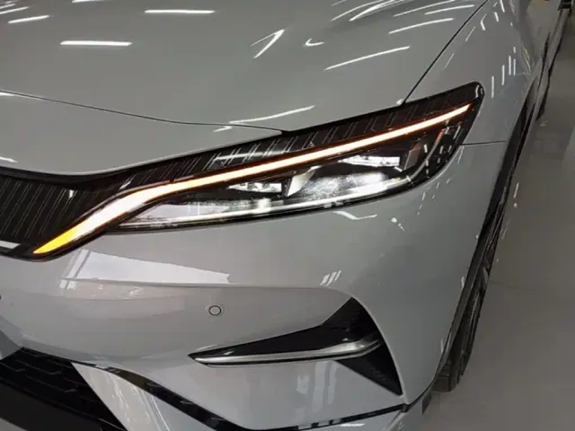 BYD Song L EV — Фото автомобиля 23