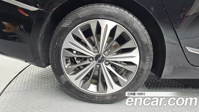 Kia K8 Signature — Фото автомобиля 5