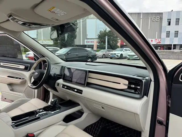 Geely ICON — Фото автомобиля 29