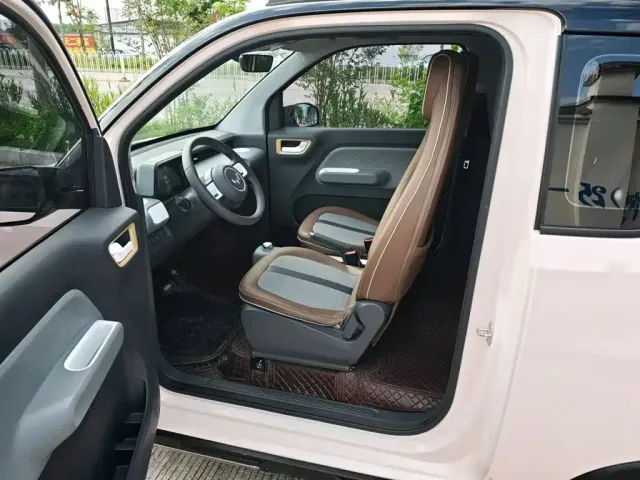 Wuling Hongguang Mini EV — Фото автомобиля 12