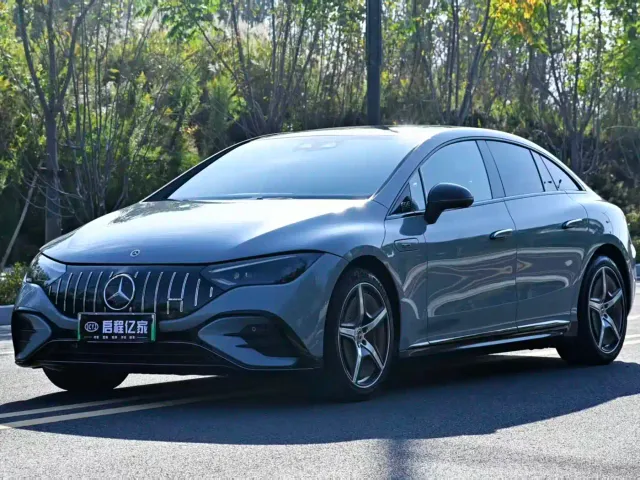 Фотография автомобиля — Mercedes-Benz EQE