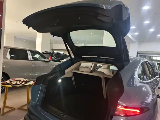 IM Motors LS6 — Фото автомобиля 18