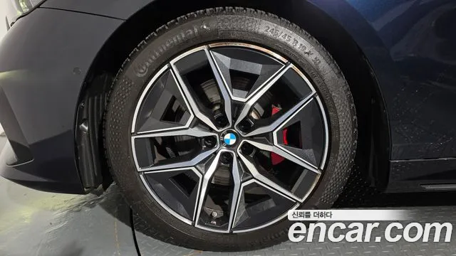 BMW 5 Series G60 — Фото автомобиля 5
