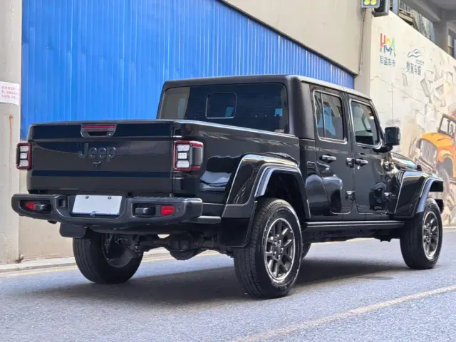 Jeep Gladiator — Фото автомобиля 5