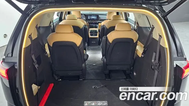 Kia Carnival Generation 4 — Фото автомобиля 17
