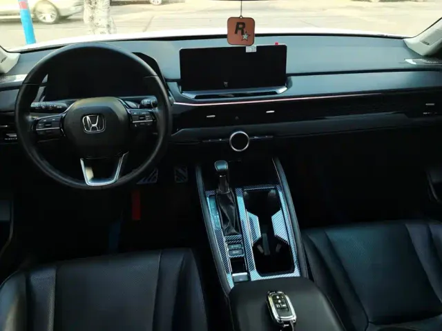 Honda Accord — Фото автомобиля 12