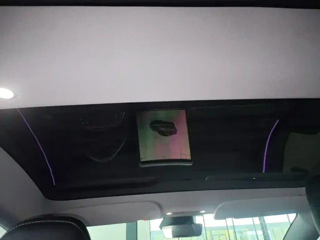 Tesla Model 3 — Фото автомобиля 17