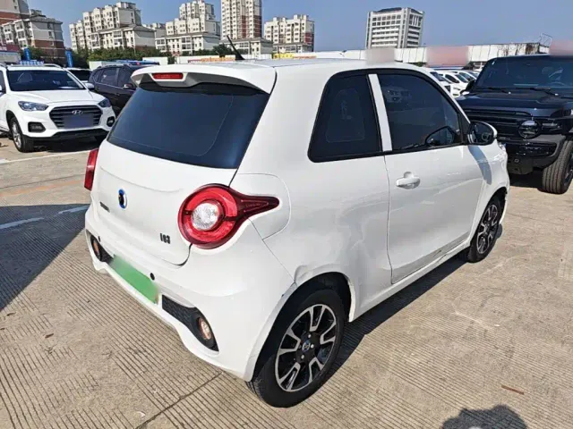 Huachen Xinyi i03 — Фото автомобиля 6