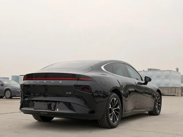 Xpeng P7 — Фото автомобиля 6