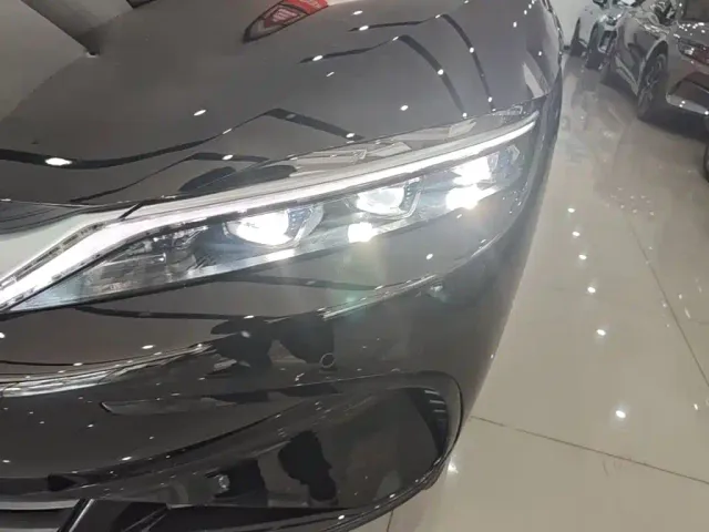 BYD Han — Фото автомобиля 23