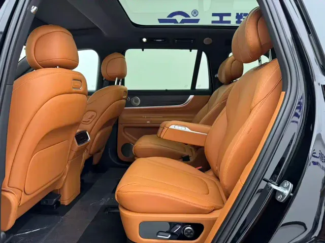 Aito M9 — Фото автомобиля 17