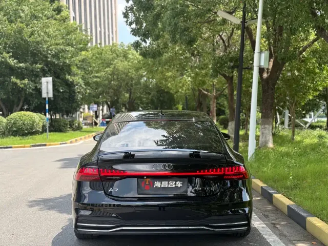 Audi A7 — Фото автомобиля 8