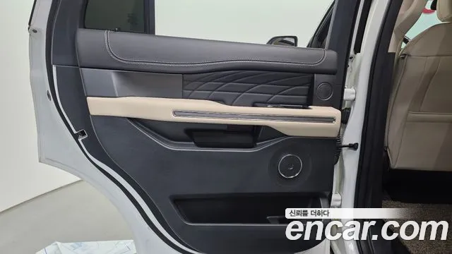 Ford Expedition — Фото автомобиля 14