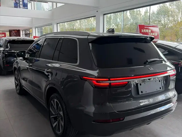 Li Auto ONE — Фото автомобиля 5