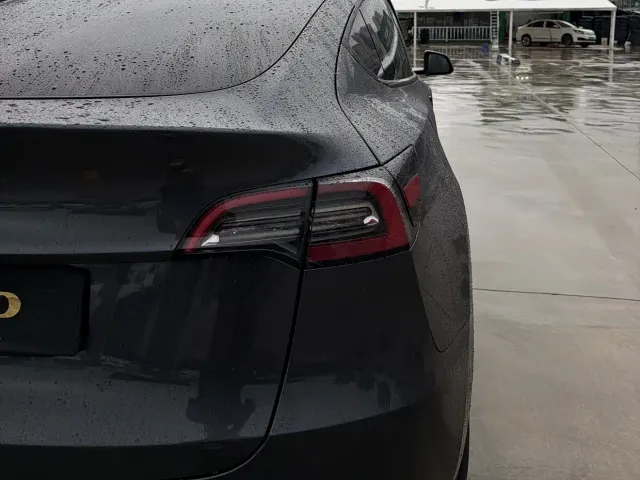 Tesla Model Y — Фото автомобиля 5