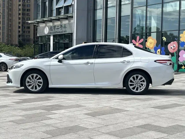 Toyota Camry — Фото автомобиля 8