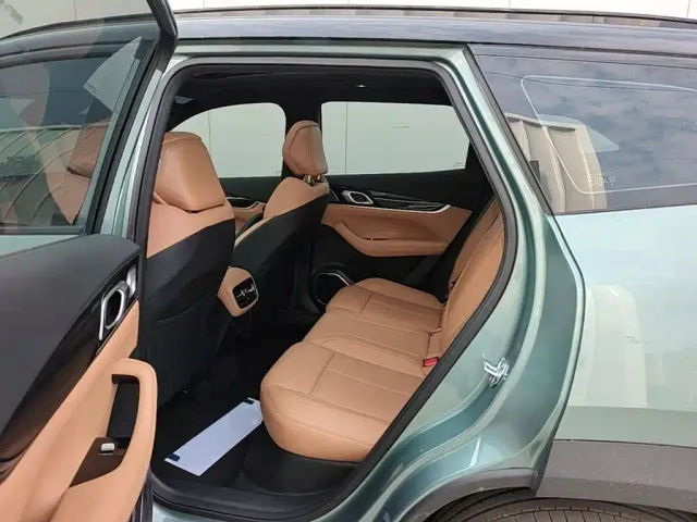 Geely Boyue L — Фото автомобиля 12