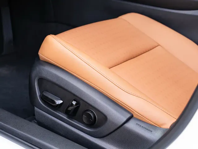 Lexus UX — Фото автомобиля 19