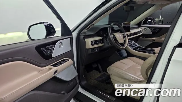 Lincoln Aviator 2nd Gen — Фото автомобиля 15