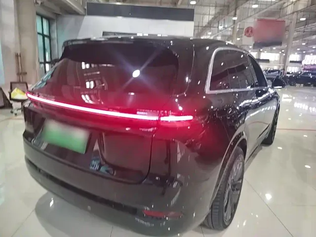 Li Auto L7 — Фото автомобиля 6