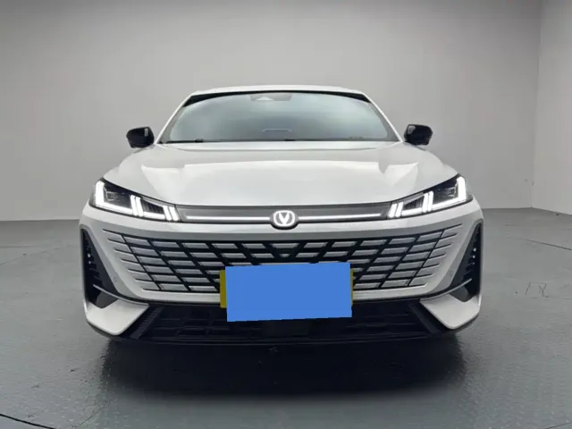 Changan Eado — Фото автомобиля 2