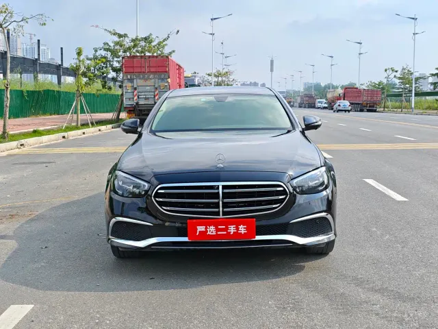 Mercedes-Benz E-Class — Фото автомобиля 2