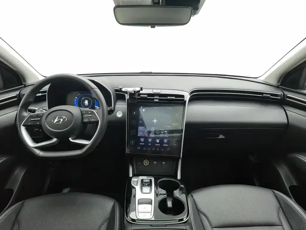 Hyundai Hyundai Tucson 2023 Tucson L 1.5T Automatic 2WD DLX Luxury Edition — Фото автомобиля 5