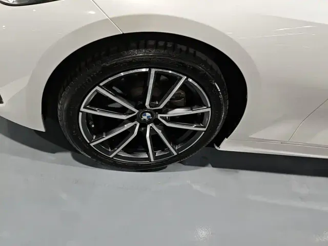 BMW 3 Series — Фото автомобиля 22