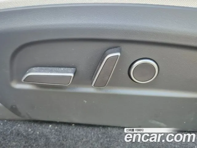 Tesla Model Y — Фото автомобиля 13