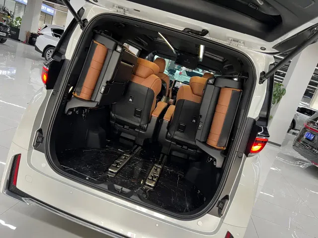 Toyota Vellfire — Фото автомобиля 8