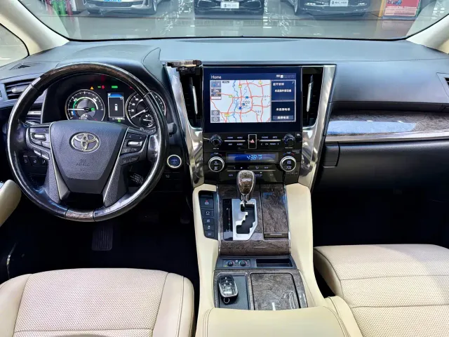 Toyota Vellfire — Фото автомобиля 5