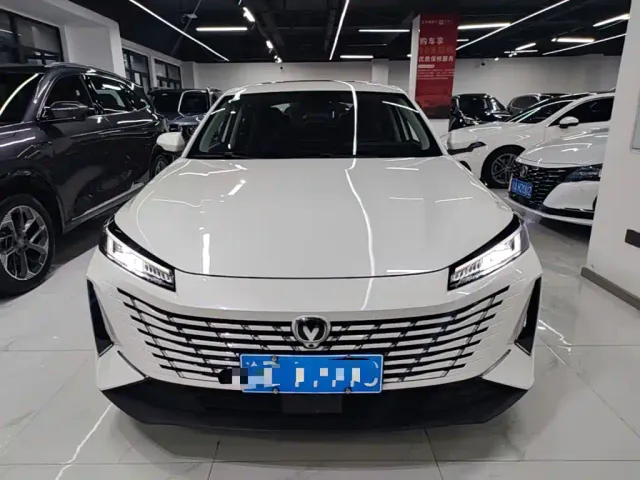 Changan Eado — Фото автомобиля 2
