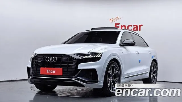 Фотография автомобиля — Audi Q8 4M