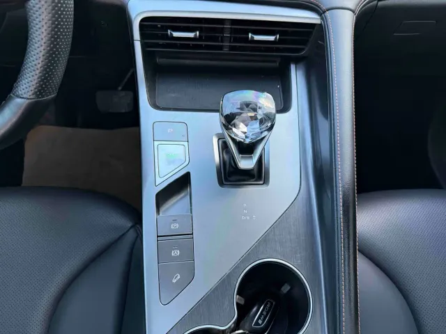 Roewe RX5 — Фото автомобиля 11