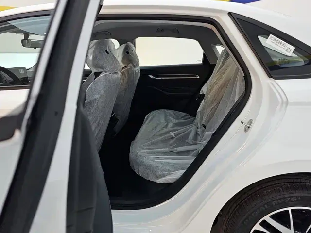 Geely Emgrand — Фото автомобиля 11