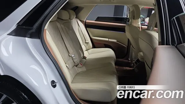 Hyundai Grandeur Grandeur (GN7) 2.5 Бензин 2WD — Фото автомобиля 10