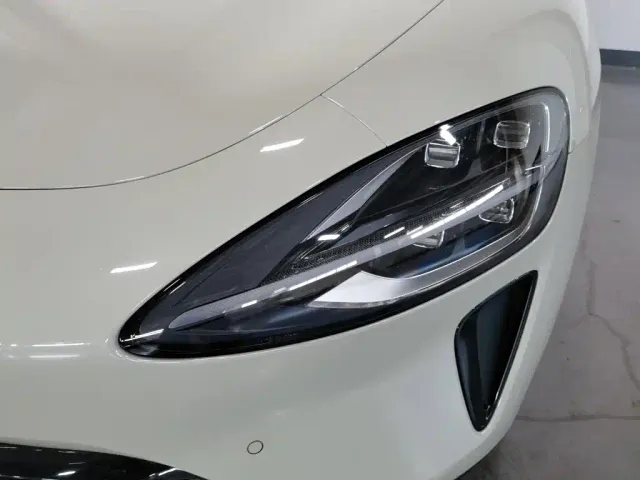 Xiaomi SU7 — Фото автомобиля 7