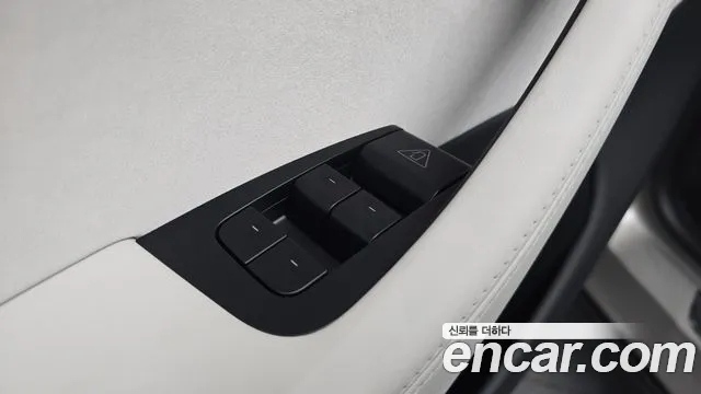 Tesla Model Y — Фото автомобиля 27