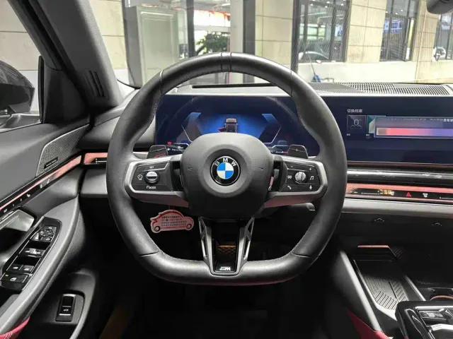 BMW 5 Series — Фото автомобиля 17
