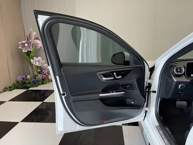 Mercedes-Benz C-Class — Фото автомобиля 16