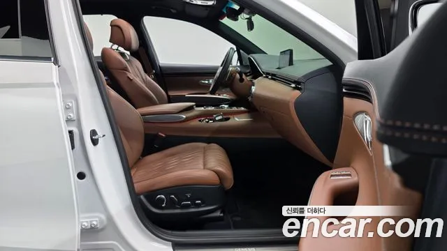 Genesis GV70 — Фото автомобиля 16