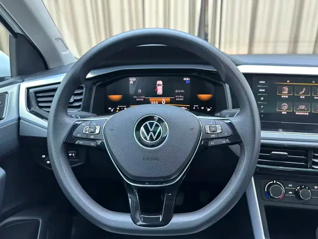 Volkswagen Polo — Фото автомобиля 11