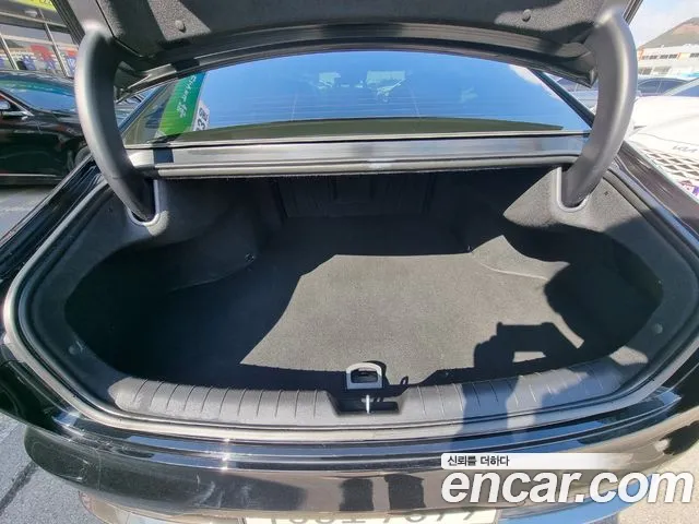 Hyundai Grandeur Grandeur (GN7) 3.5 Бензин 2WD — Фото автомобиля 16
