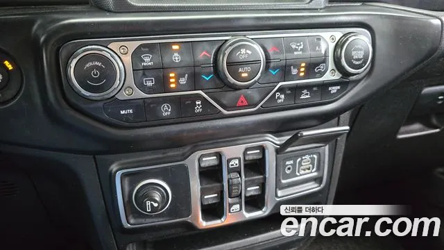Jeep Wrangler JL — Фото автомобиля 26