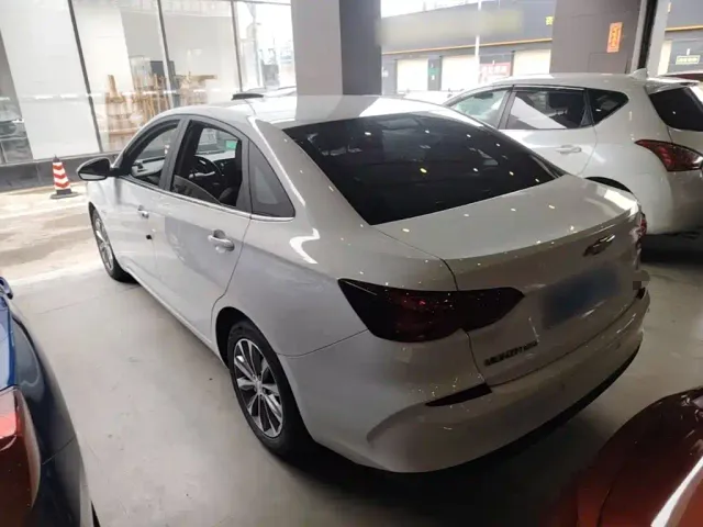 Chevrolet Monza — Фото автомобиля 4