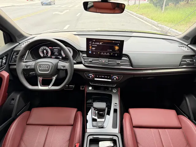 Audi Q5L — Фото автомобиля 11