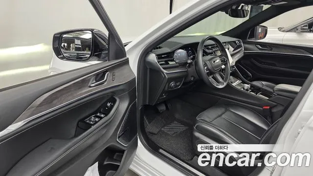 Jeep Cherokee WL — Фото автомобиля 15